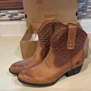 Born Tan Leather Western Boots NIB